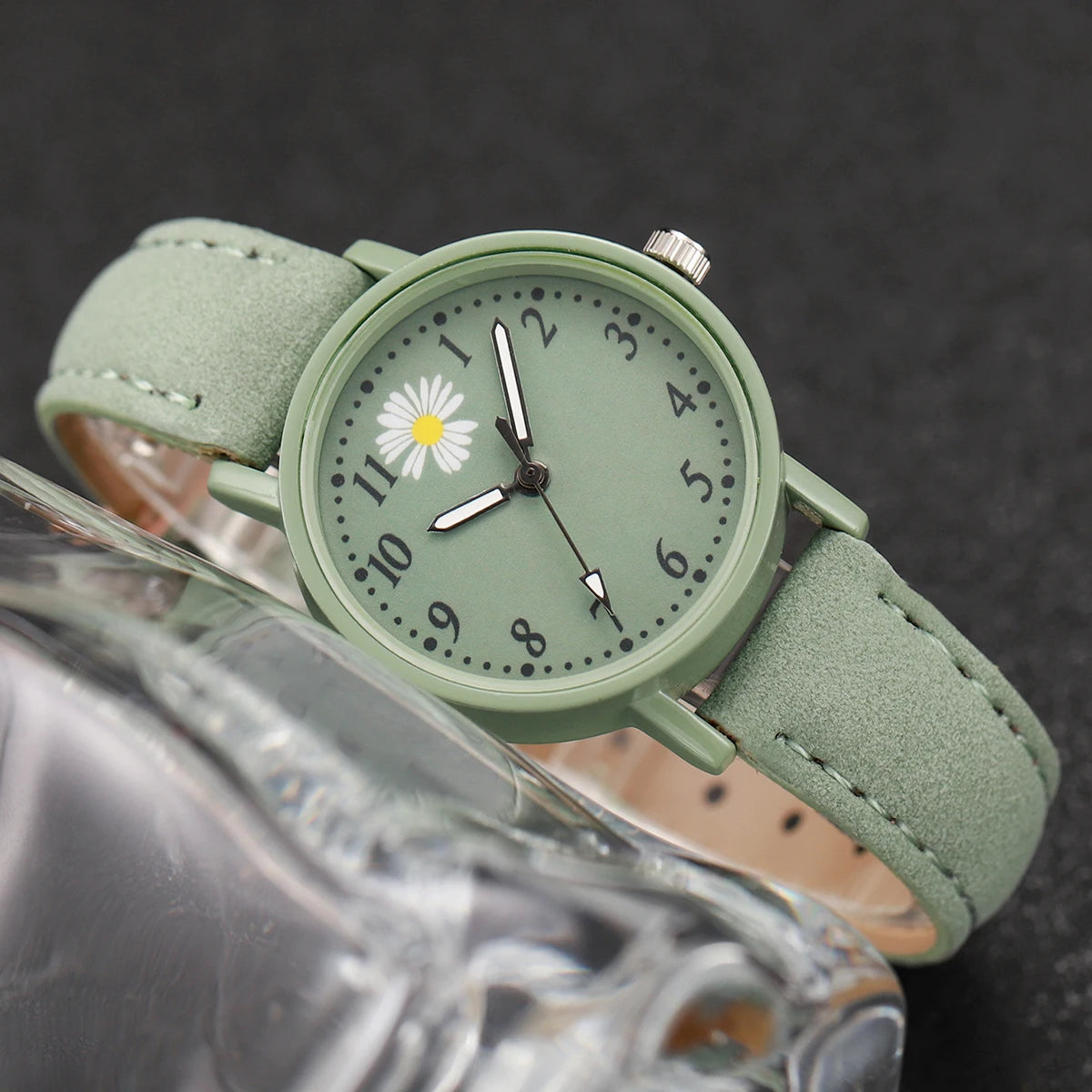 Women's Daisy Dial Leather Watch&Green Flower Bracelet